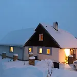 Vojnuv Mestec Dum S Vuni Dreva