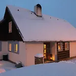 Vojnuv Mestec Dum S Vuni Dreva