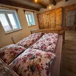 Holiday home Vojnuv Mestec Dum S Vuni Dreva