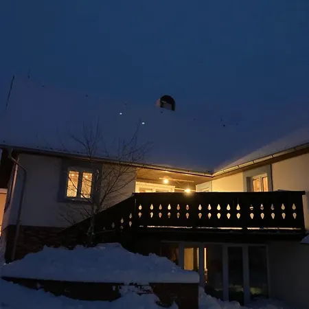 Vojnuv Mestec Dum S Vuni Dreva Casa vacanze