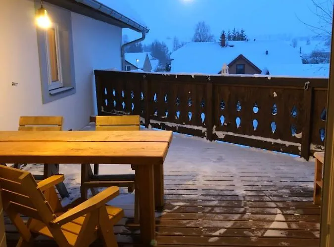 Semesterbostad Vojnuv Mestec Dum S Vuni Dreva *